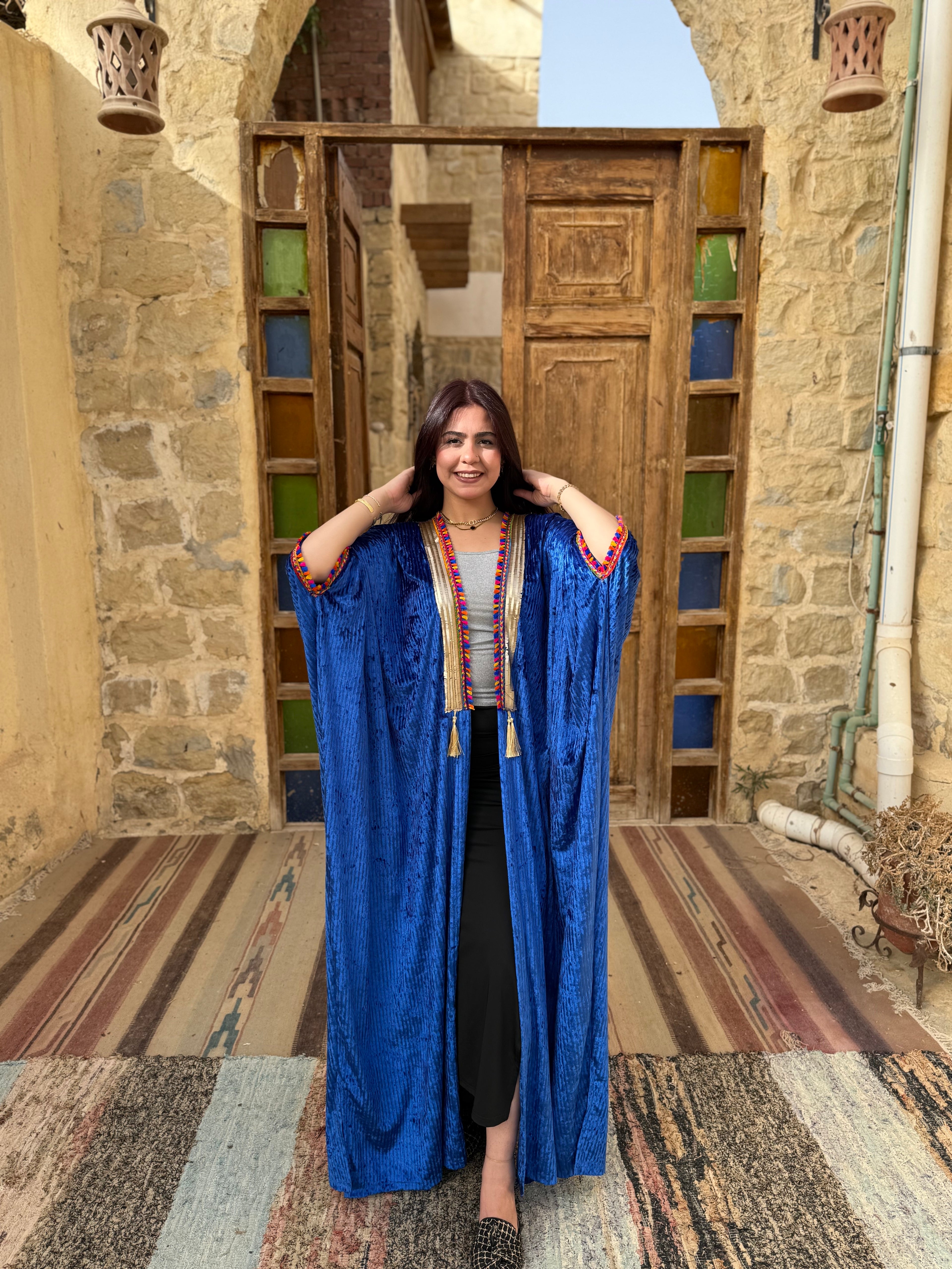 قفطان/كارديجان مخملي أزرق ملكي بتطريز بوهيمي