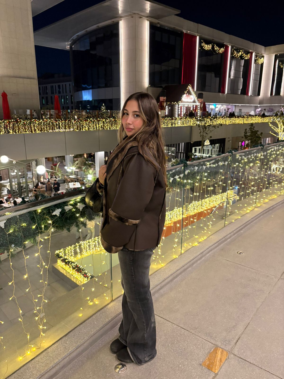 جاكيت "شيرلينج" شتوي بني غامق مزين بالفرو