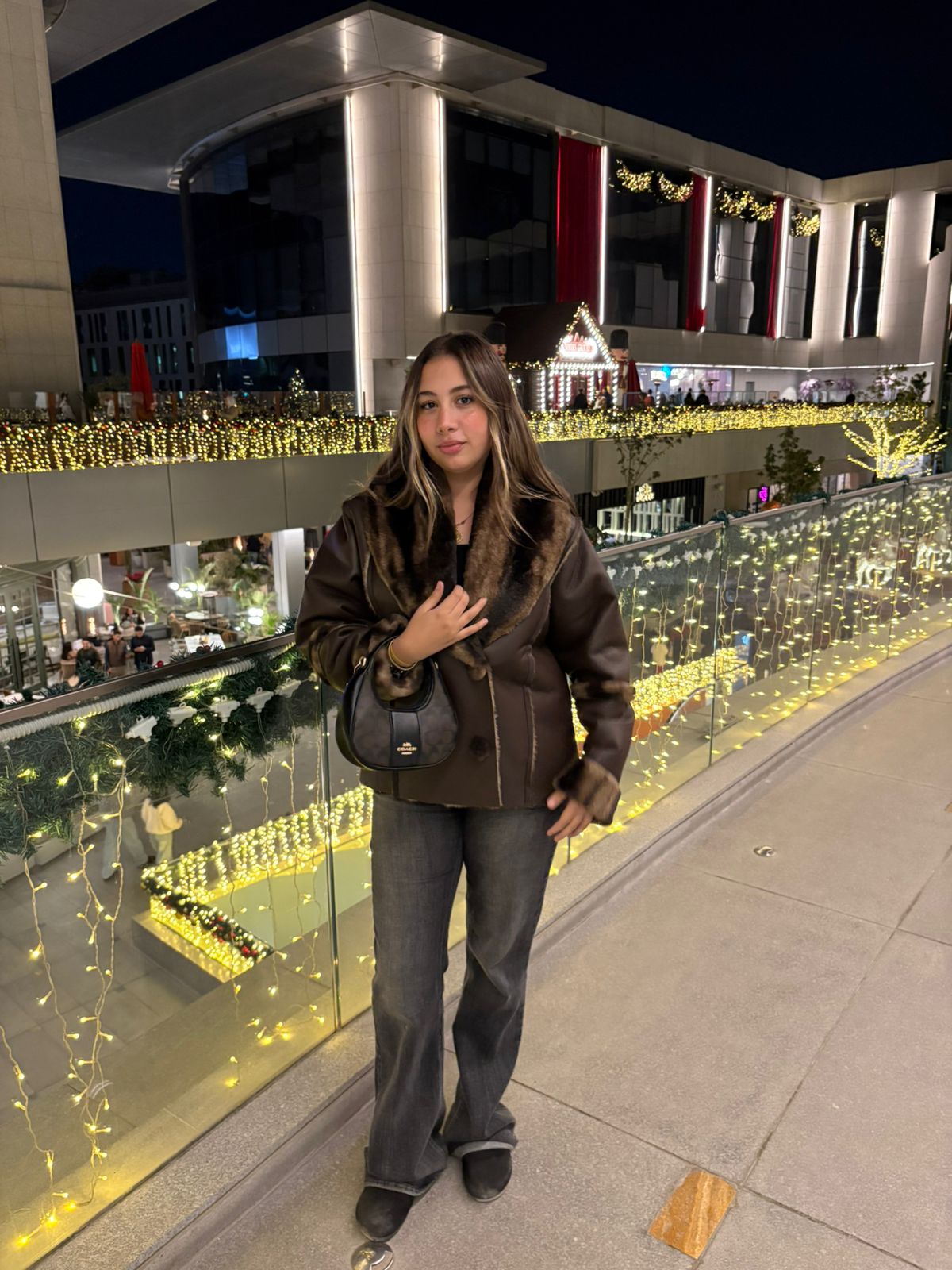 جاكيت "شيرلينج" شتوي بني غامق مزين بالفرو